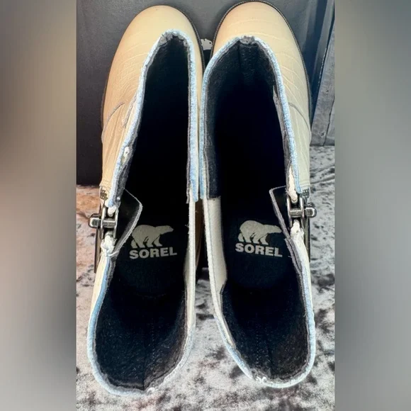 SOREL Ona Ave Wedge Boot in Chalk. Size 9 - Picture 11 of 13